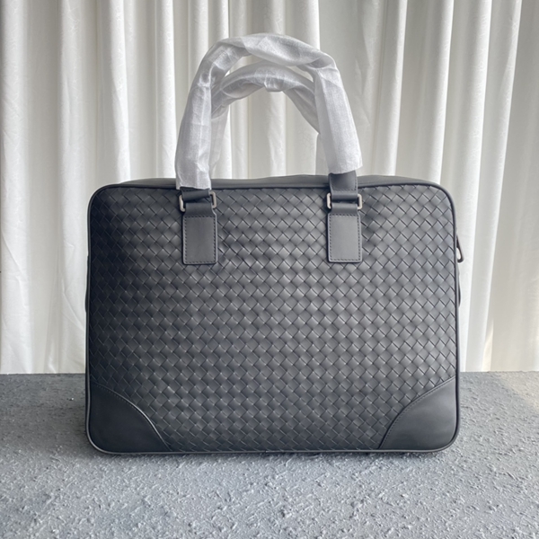 ボッテガヴェネタバッグ正面デザイン